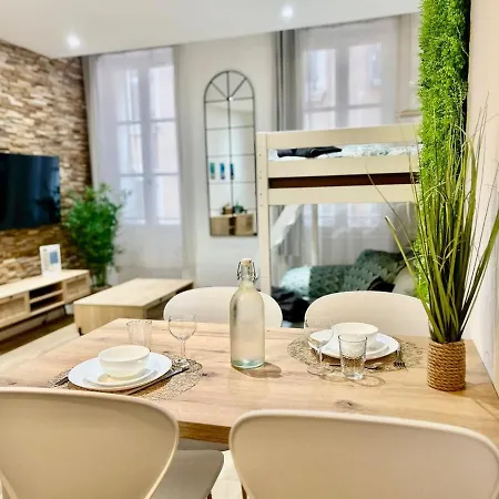 Cosy Hyper Centre Apartment *