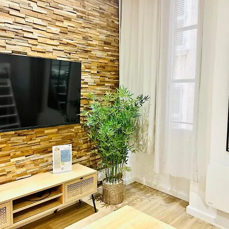 Cosy Hyper Centre Apartment *
